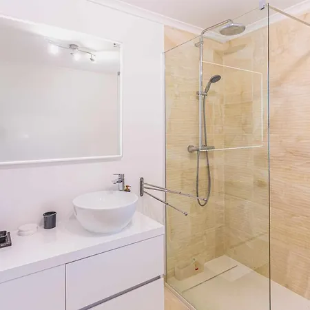 Marina - Pacifico - By Sun 빌라모라